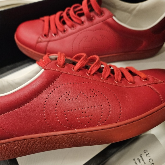 Authentic Gucci Ace Low Top Sneakers - Picture 4 of 7